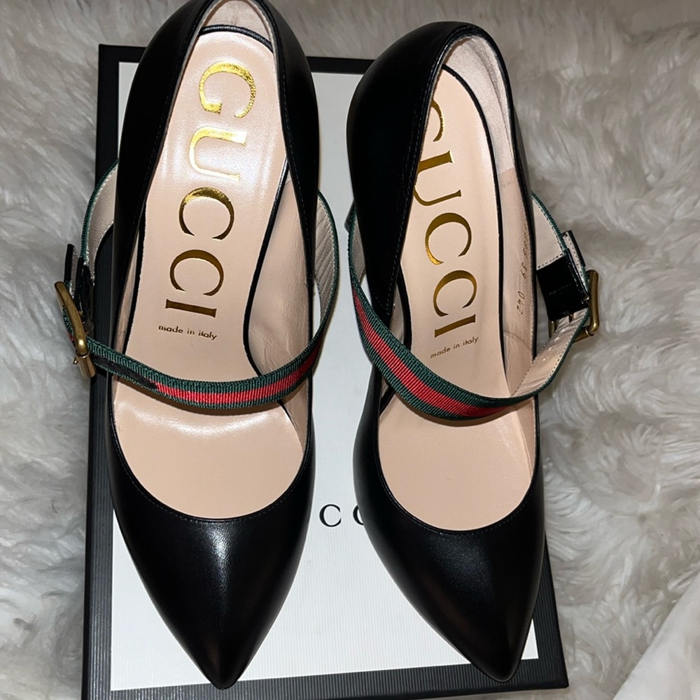 Gucci Sylvia Mary Jane Pumps w/ green & red strap. - Picture 3 of 6